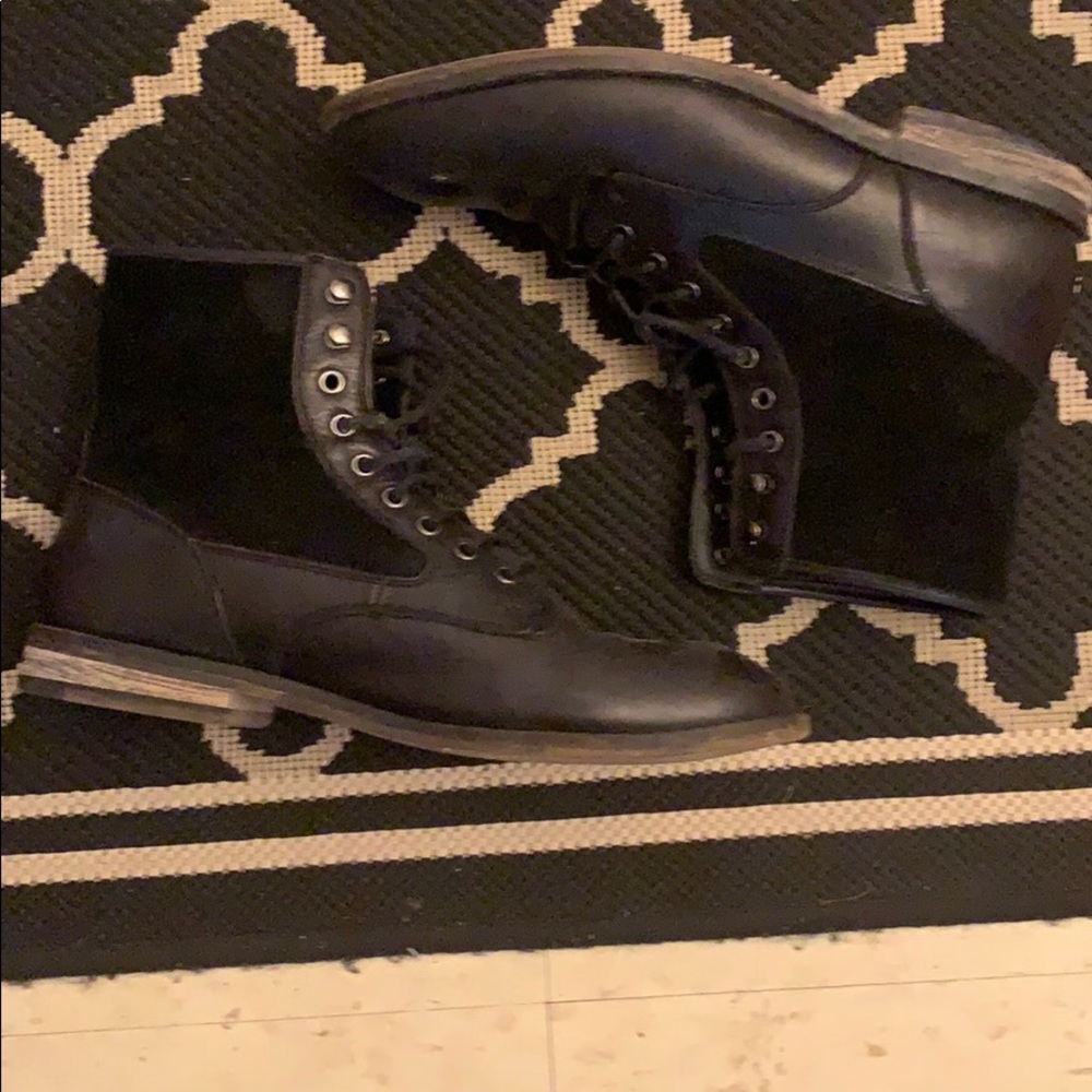 GUESS boots - Picture 2 of 3